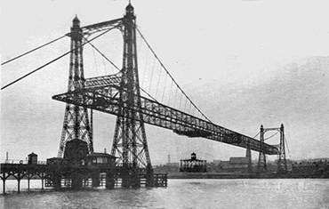 The Transporter with its travelling carriage
